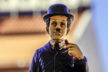 Bag kulissen: Hvad skuespillerne egentlig laver på optagedage