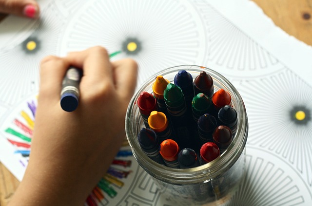 Udforsk din kreativitet med et gulvstaffeli: Tips og tricks til at male som en professionel